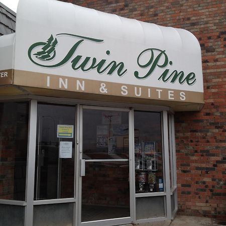 Twin Pine Inn & Suites Hinton Exterior photo